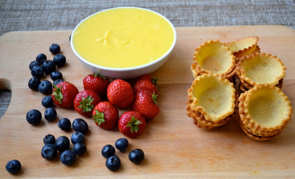 Mini Tarts with Lemon Curd & Berries