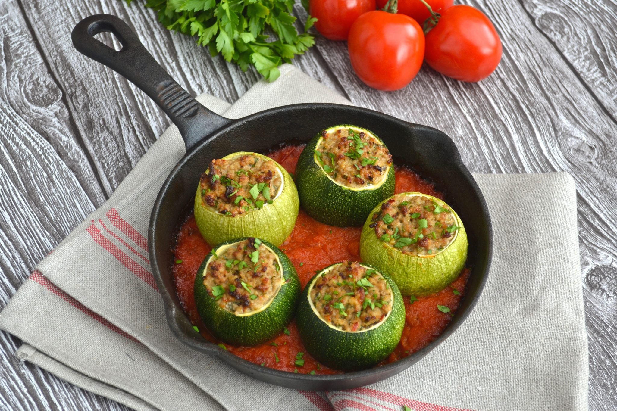 Zucchini Stuffed with Pork and Tomato Sauce-image
